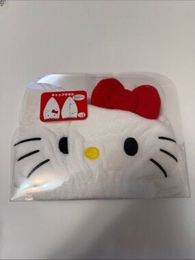 Hello Kitty Hooded Towel with Red Bow and Yellow Nose